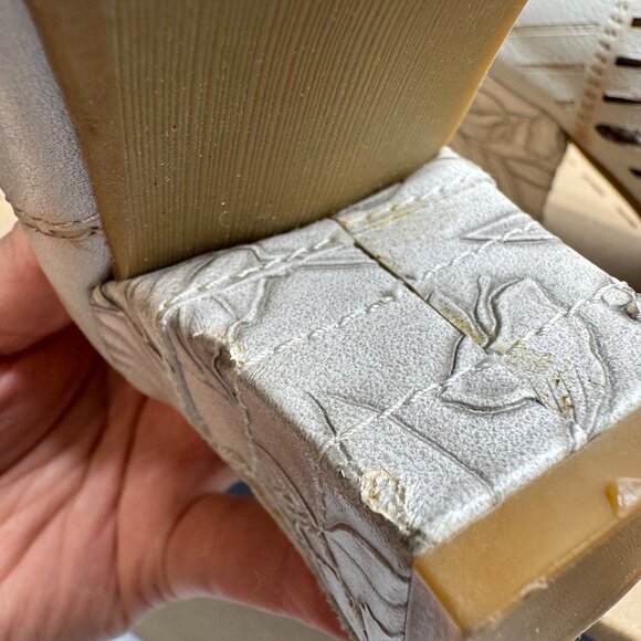 L'Artiste Angular Embossed/cut-outs Peep toe ankle Heel booties Women's sz 8.5 - Picture 12 of 12